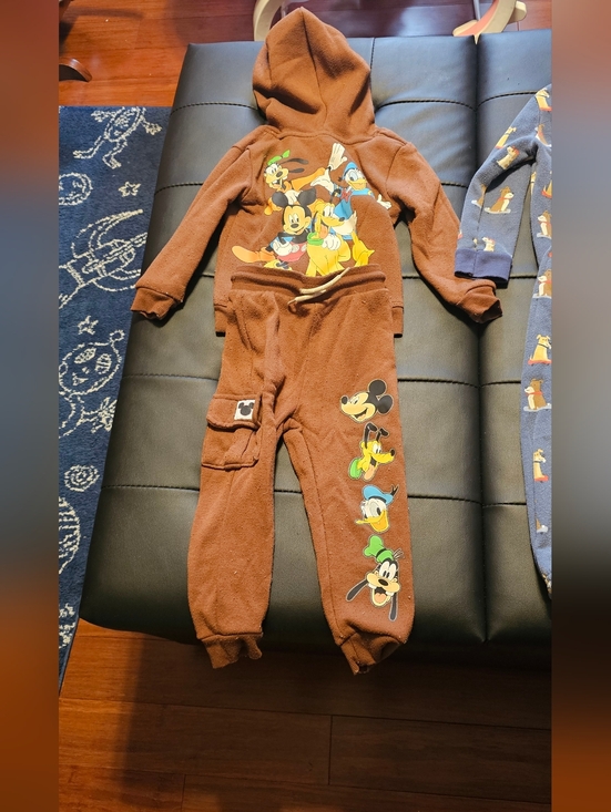 Boys 24 months 2t outfits used good play condition - Picture 3 of 3